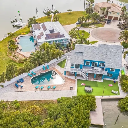 330 6Th Avenue Villa